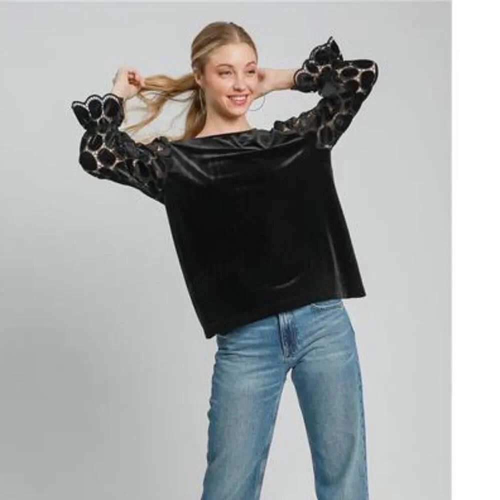 NWT Umgee Black Velvet Top w Polka Dot Lace Sleeves, Round Neck, Stretchy, Boho - Picture 3 of 3